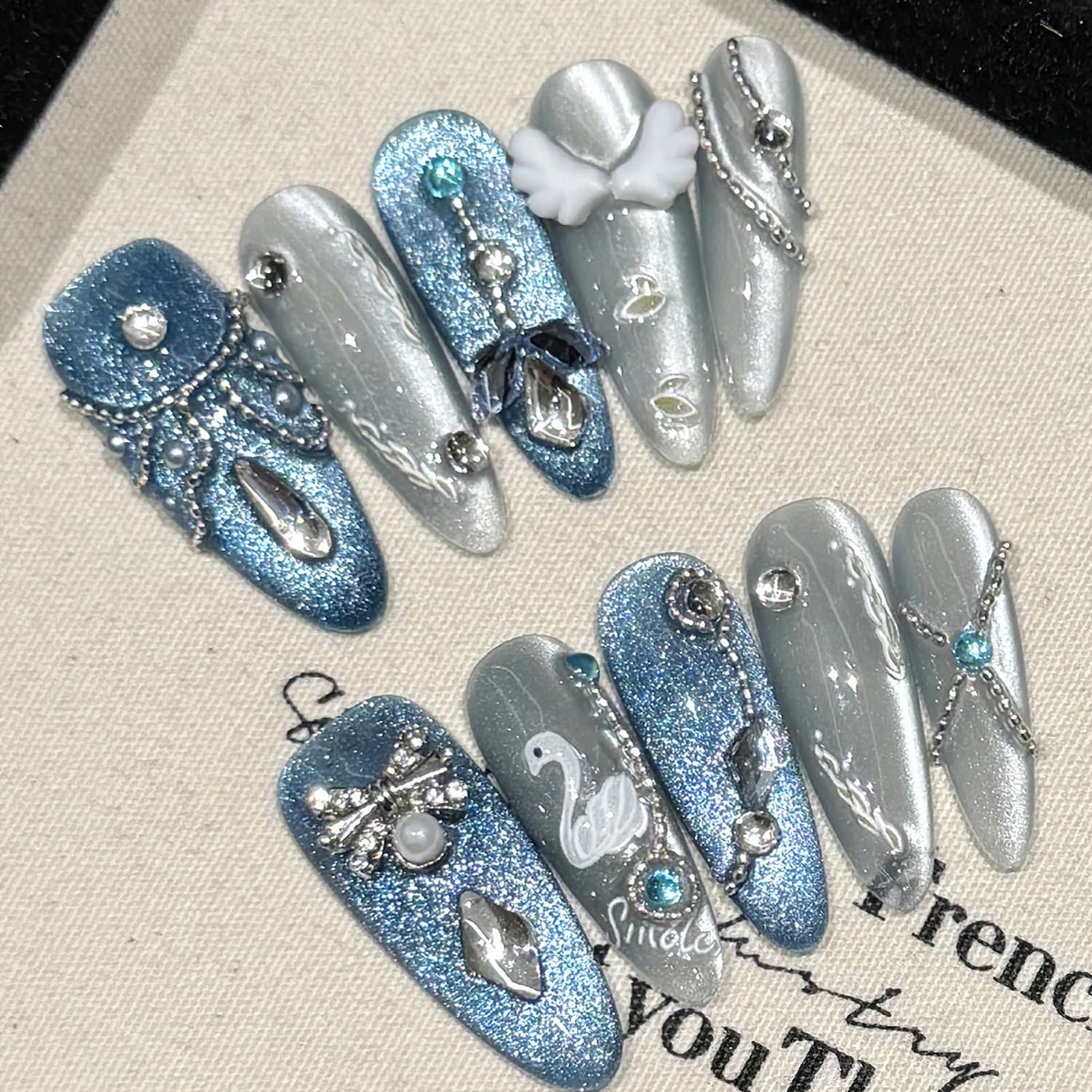 10 pieces white swan fingernails fake hand-made glitter haze blue gray cat eye press on nails angel chain diamonds polish decoration manicure