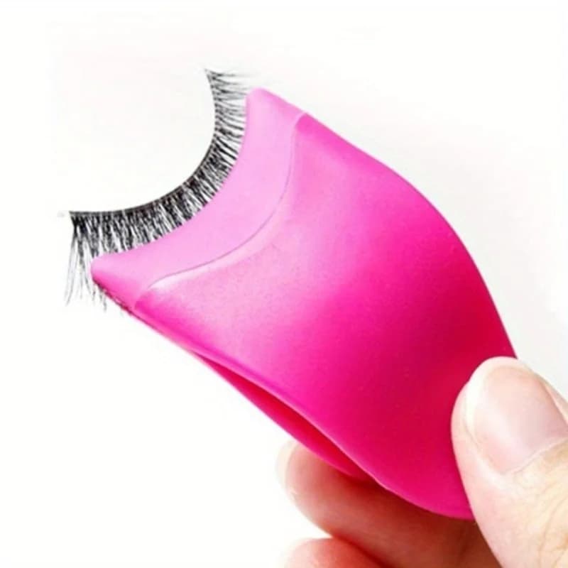 1 eyelash applicator for easy and precise application of fake eyelashes. Includes clip for extension and fake eyelashes.