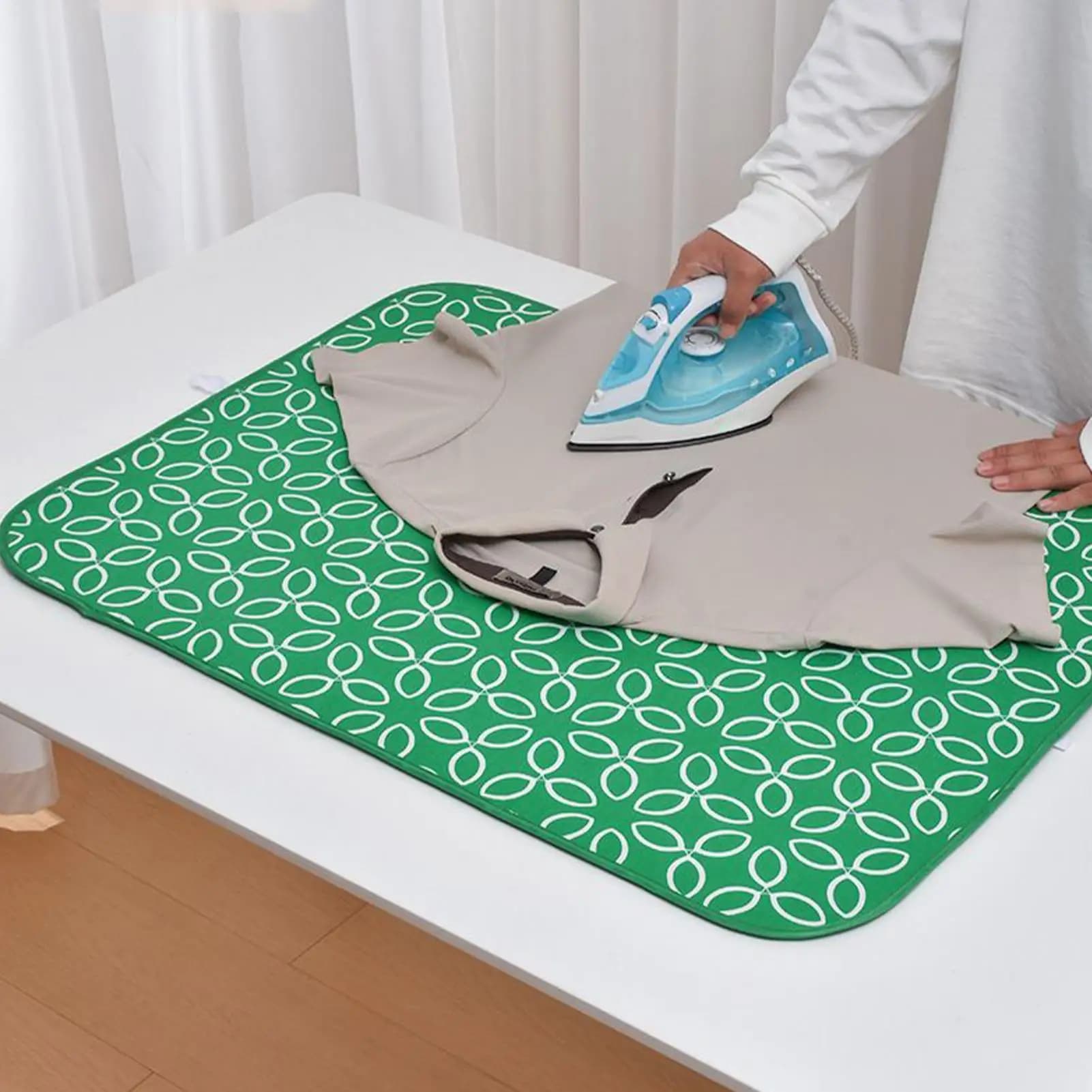 Portable Ironing Mat Heat Resistant Thickened Waterproof Non-slip Hanging Laying Soft Ironing Mat Protection Heat Insulation