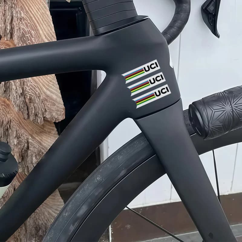 Set di 9 Adesivi per Bicicletta UCI con Strisce Arcobaleno, Adesivi in Vinile Impermeabili per Casco e Telaio Bici