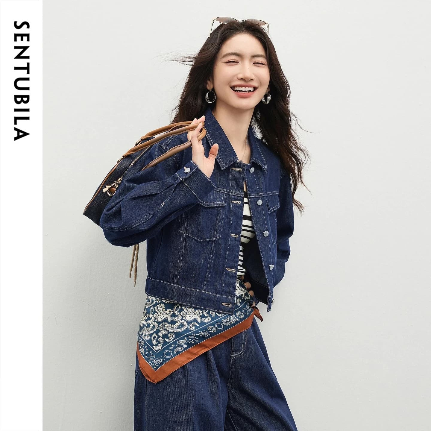 Giacca Corta in Denim da Donna SENTUBILA in Lyocell, Monopetto con Colletto a Risvolto, Collezione Primavera 2026, Abbigliamento Semplice per il Pendolarismo W61WD6040