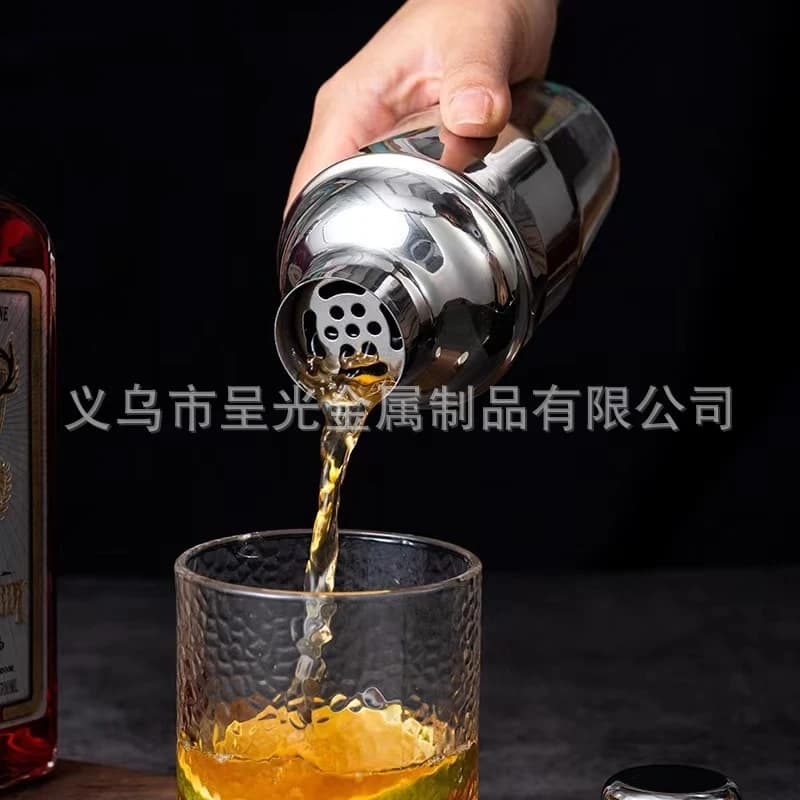 Cross-border stainless steel cocktail shaker for home use, bar cocktail three-section shaker, hand-cranked lemon tea tool