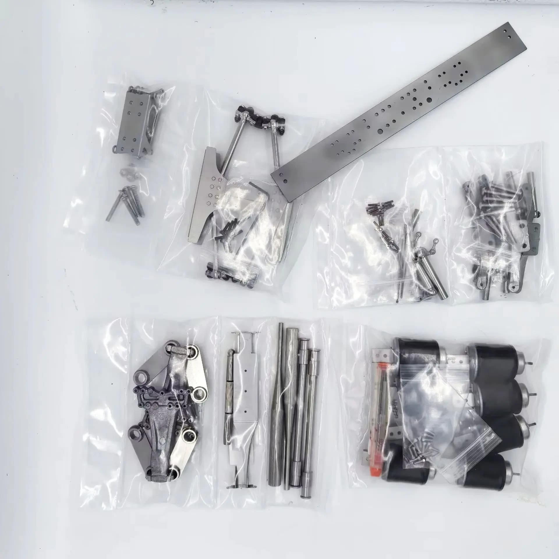Sistema di sospensione posteriore a 8 airbag con staffa singola per camion Scaleclub Model 1/14, adatto per accessori RC per modelli LESU Tamiya
