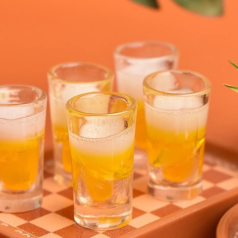[JN] 10 pezzi giocattolo in miniatura da cucina tazze da birra tazza accessorio modello di bevande giocattolo tazza di vino giocattolo decorazione della casa delle bambole