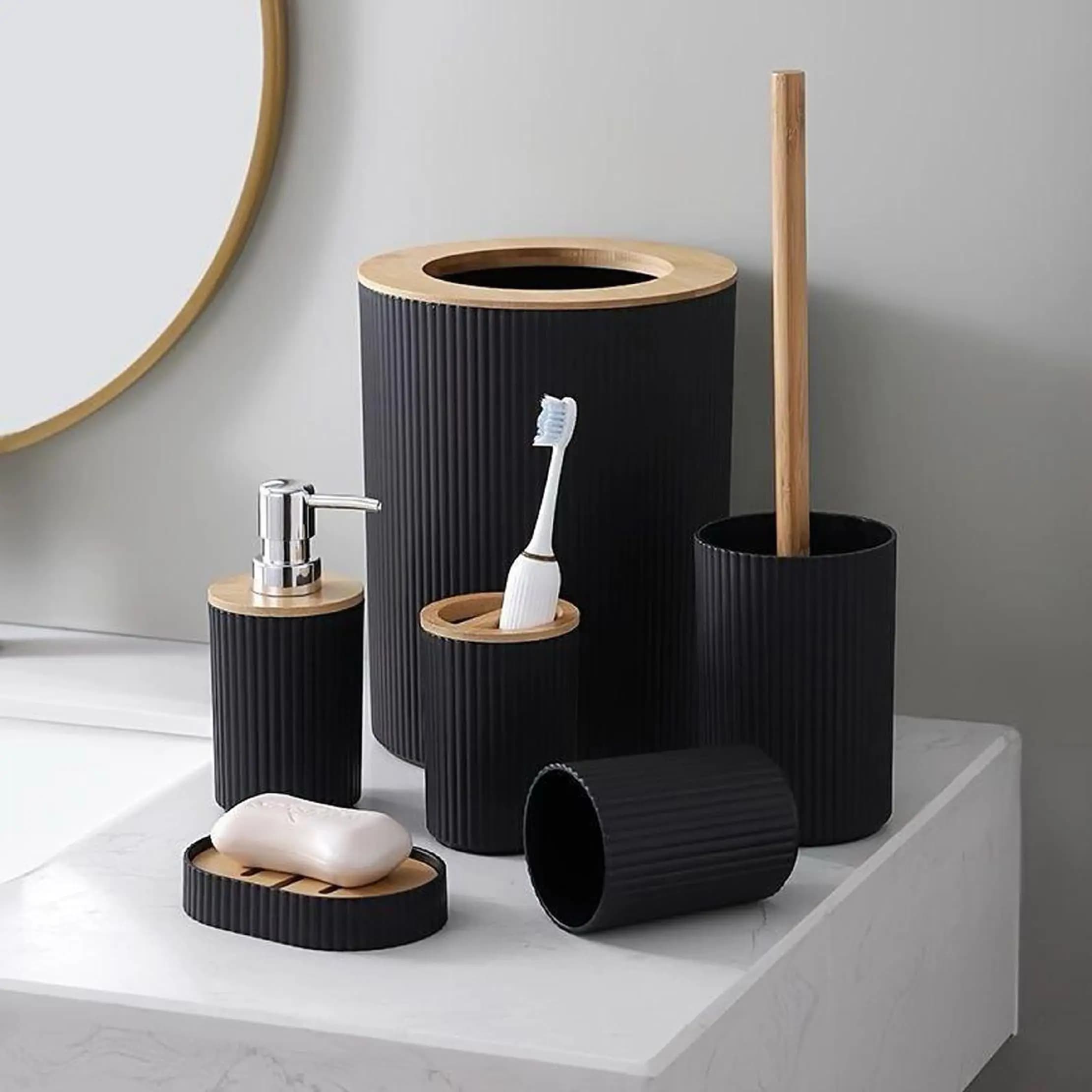 Set di elementi essenziali per il bagno moderno/include portaspazzolino, cestino per rifiuti, scopino per WC, tazza, portasapone e dispenser di sapone