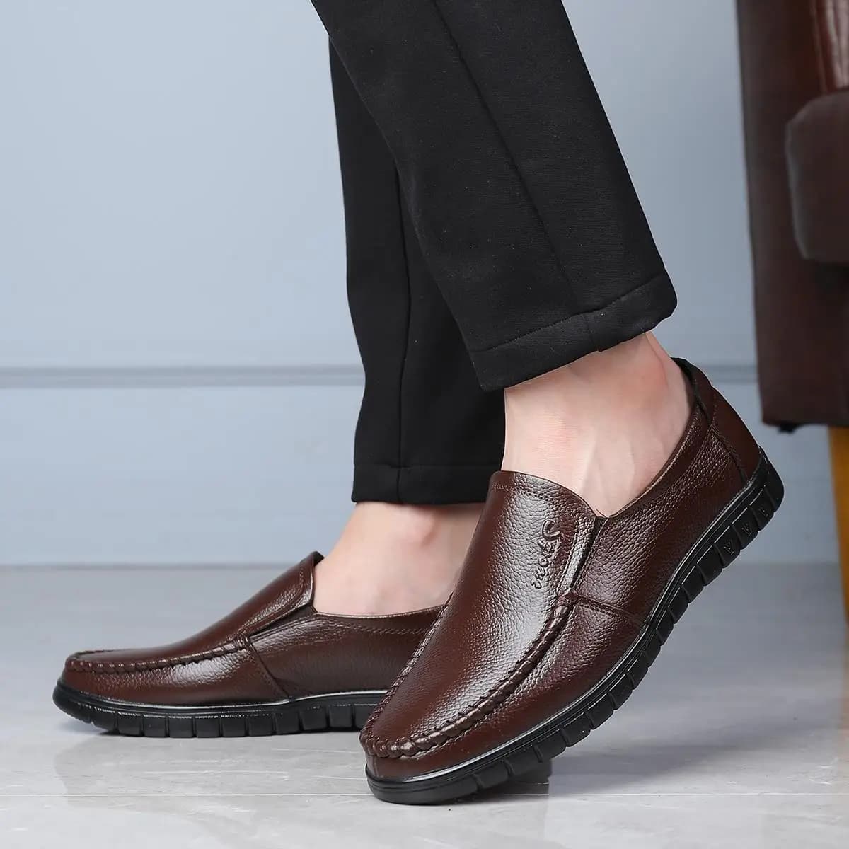 Men's Loafers Top Layer Cowhide Comfortable Soft Bottom Anti-slip Wear-resistant Casual Leather Shoes 2026 New