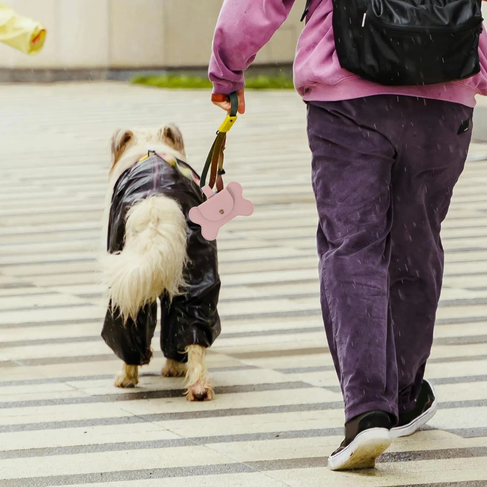 Porta Sacchetti per Escrementi di Cane Portatile in PU, Dispenser per Sacchetti Igienici per Passeggiate Quotidiane, Viaggi all'Aperto, Gancio Compatto da Appendere al Guinzaglio o Zaino per Animali Domestici
