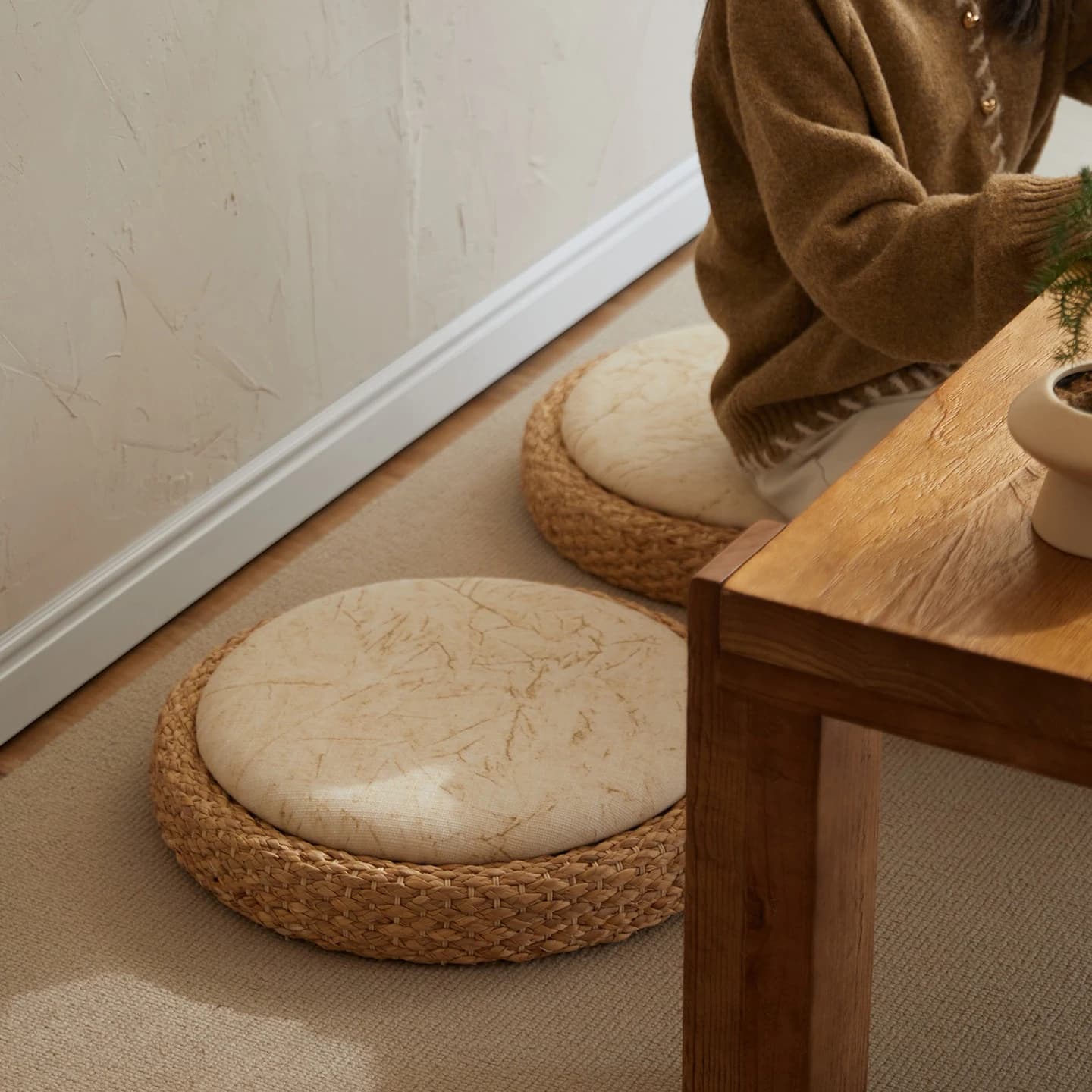 Premium Sturdy Thickened Round Rattan Woven Floor Cushion, Japanese Tatami Zen Meditation Cushion for Home, Floor, and Carpeting