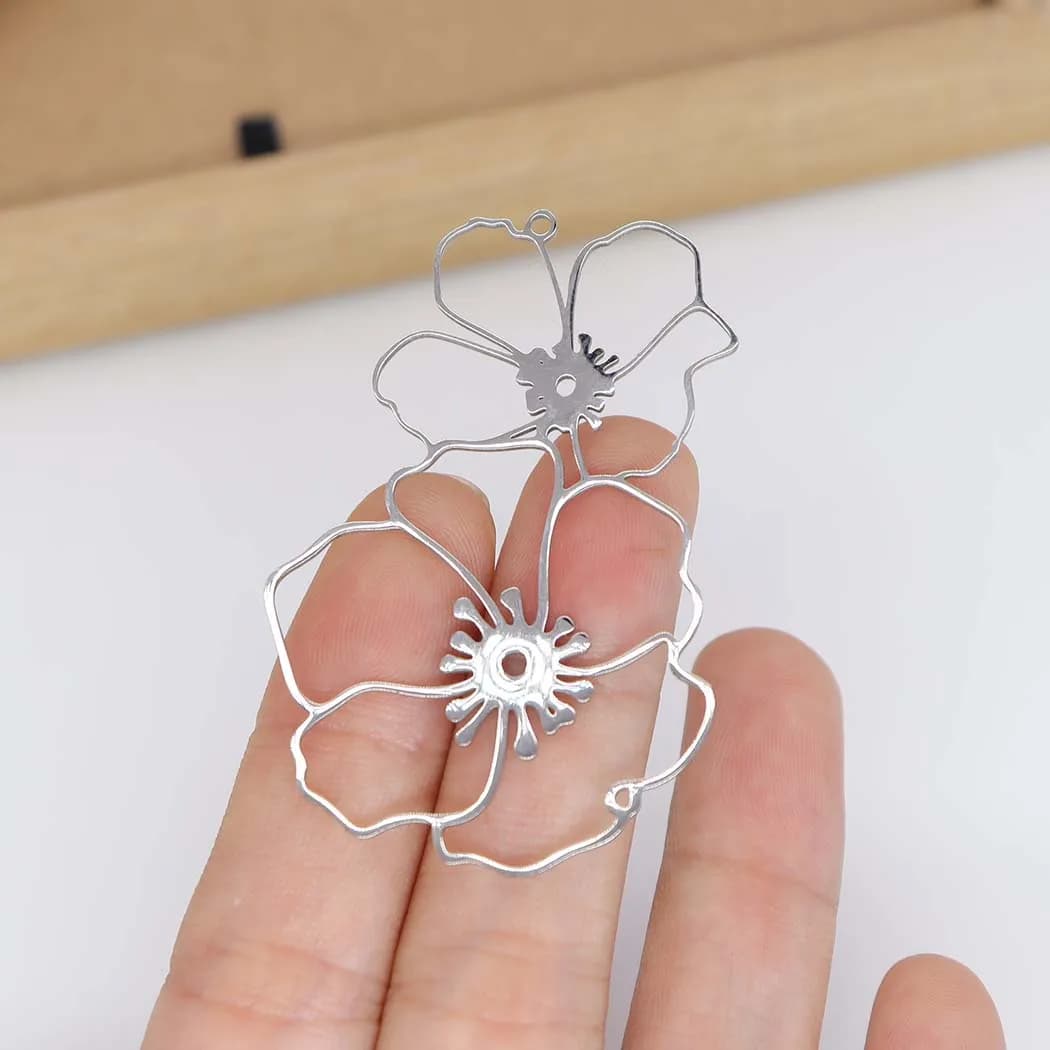 Stainless steel cutout flowers Floral pendant accessories Christmas Tree bracelet necklace Pendant accessories