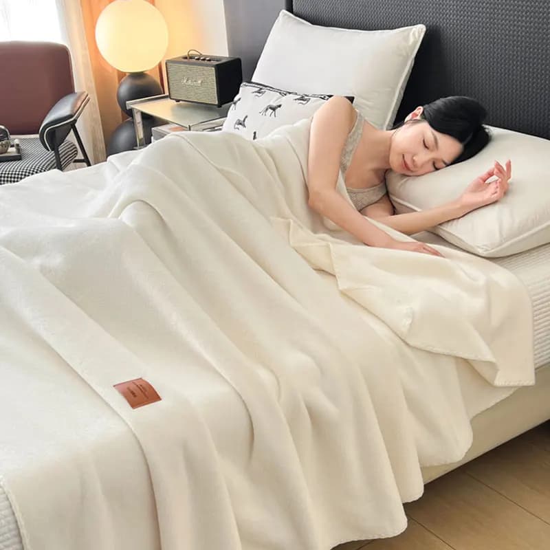 Solid Color Soft Flannel Blanket Double Sided Faux Cashmere Warm Throw Blanket for Sofa Bed Travel Multifunctional Plush Blanket
