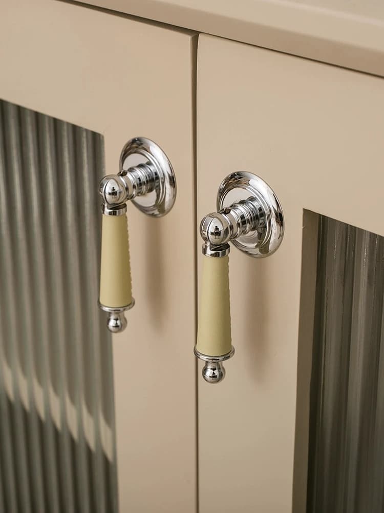 Mobili in rame puro per vestiti, porta dell'armadio, maniglia a sospensione, cassetto, secchiello, armadio, maniglia in ottone, pelle bovina argento nordico elettrolitico