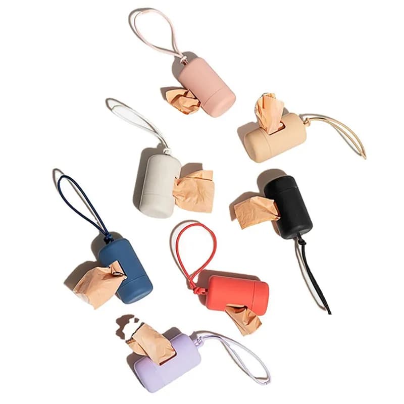 Nuovo dispenser per sacchetti per cacca per cani, dispenser portatile per sacchetti per rifiuti per animali domestici, elegante supporto per rifiuti in plastica per cani, prodotti per la pulizia degli animali domestici