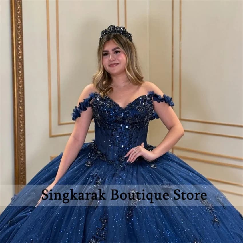 Abito da principessa blu navy con spalle scoperte Sweet 16 Abiti Quinceanera Applique in pizzo con perline Tull Abiti da festa di compleanno personalizzati