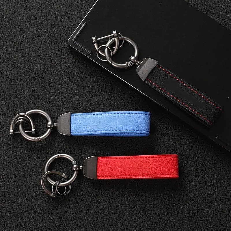 Portachiavi per auto in pelle scamosciata Portachiavi di lusso di alta qualità Portachiavi con fibbia Ciondolo per borsa in Alcantara Miglior regalo per Natale Natale