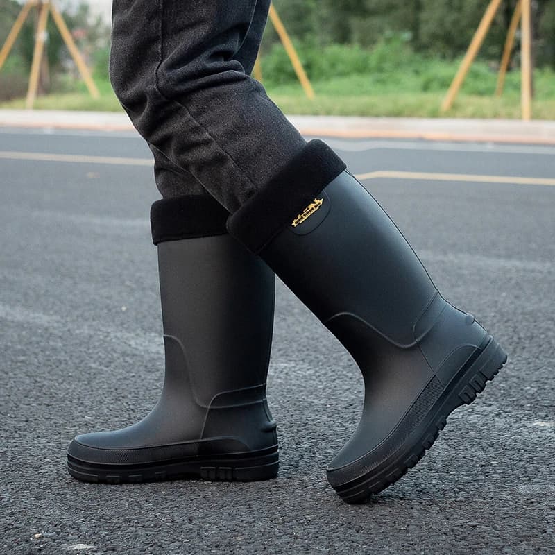 Stivali da Pioggia Alti Impermeabili da Uomo, Foderati in Pile, Scarpe da Trekking e Protezione per Lavoro, Antiscivolo, per Tutte le Stagioni, in Gomma