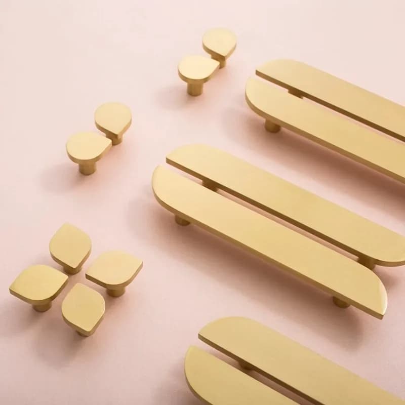 Maniglie creative per mobili Maniglie per guardaroba da cucina di lusso in oro chiaro Maniglie per porte dell'armadio semplici in ottone massiccio
