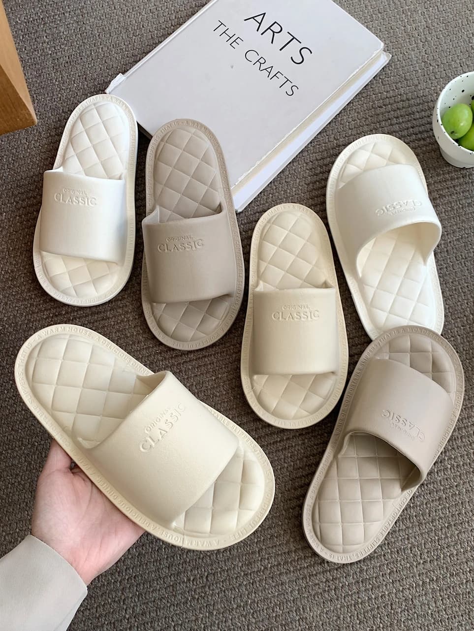 Slip-On Bathroom Anti-Slip Slippers Casual Simple Style Indoor Soft Bottom Comfortable Flat Sandals for Couples Summer Home S...