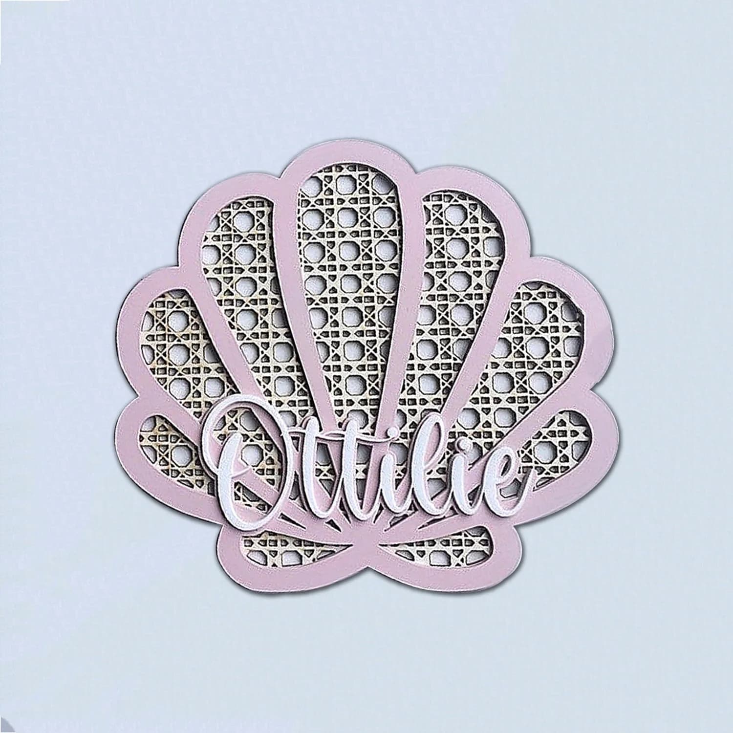 1pc Custom Rattan Shell Shaped Wooden Name Sign Personalized Cursive Text Wall Tabletop Coastal Home Decor Gift