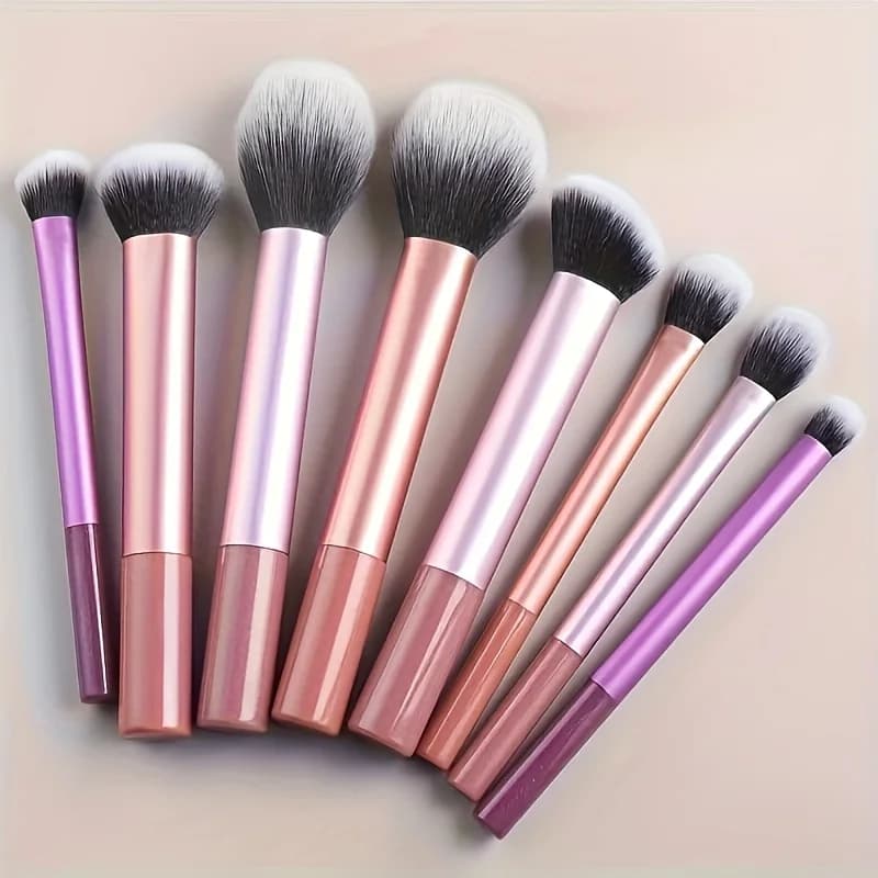 Set of 8-piece makeup brushes, blur brush, brush for contouring, blush brush, foundation brush, eye shadow brush and other makeup tools