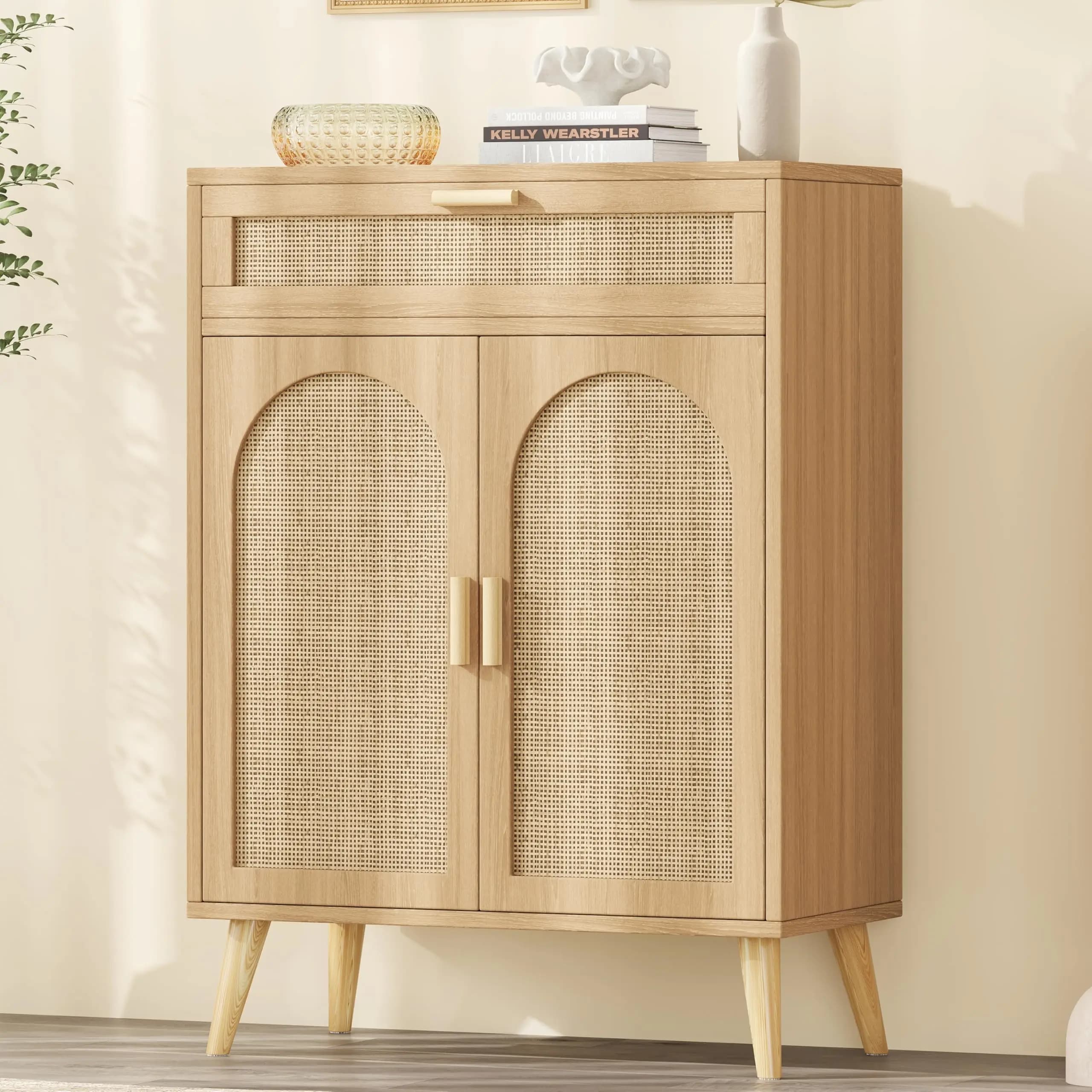 Credenza in rattan con cassetto e ripiano regolabile, gambe in legno massello, mobiletto da soggiorno