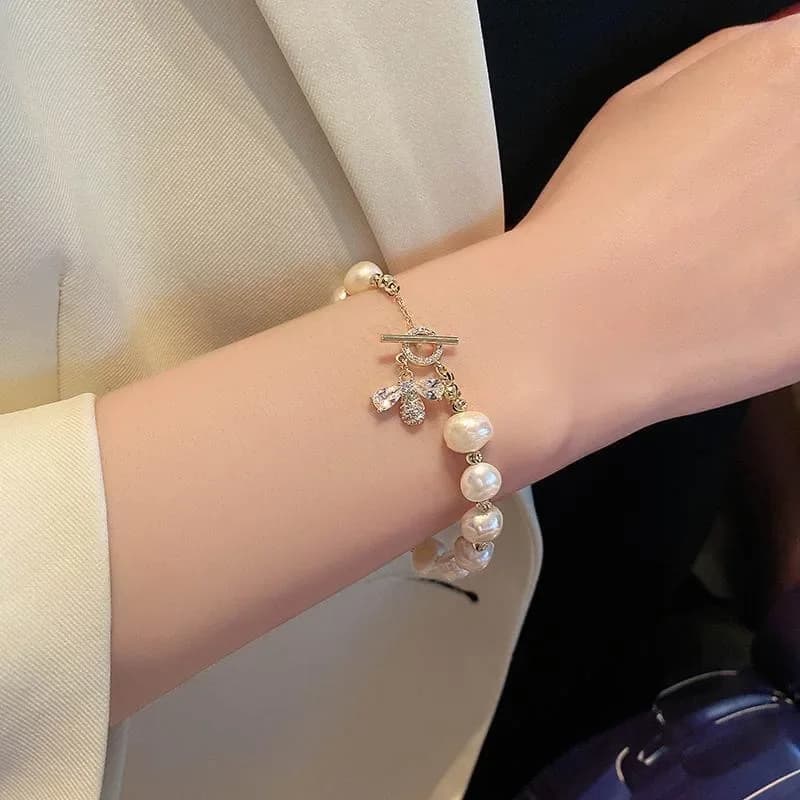Elegante Bracciale con Perle Barocche per Donna, Lussuoso Bracciale con Ciondolo Ape in Zircone, Gioiello Dolce e alla Moda per Ragazze