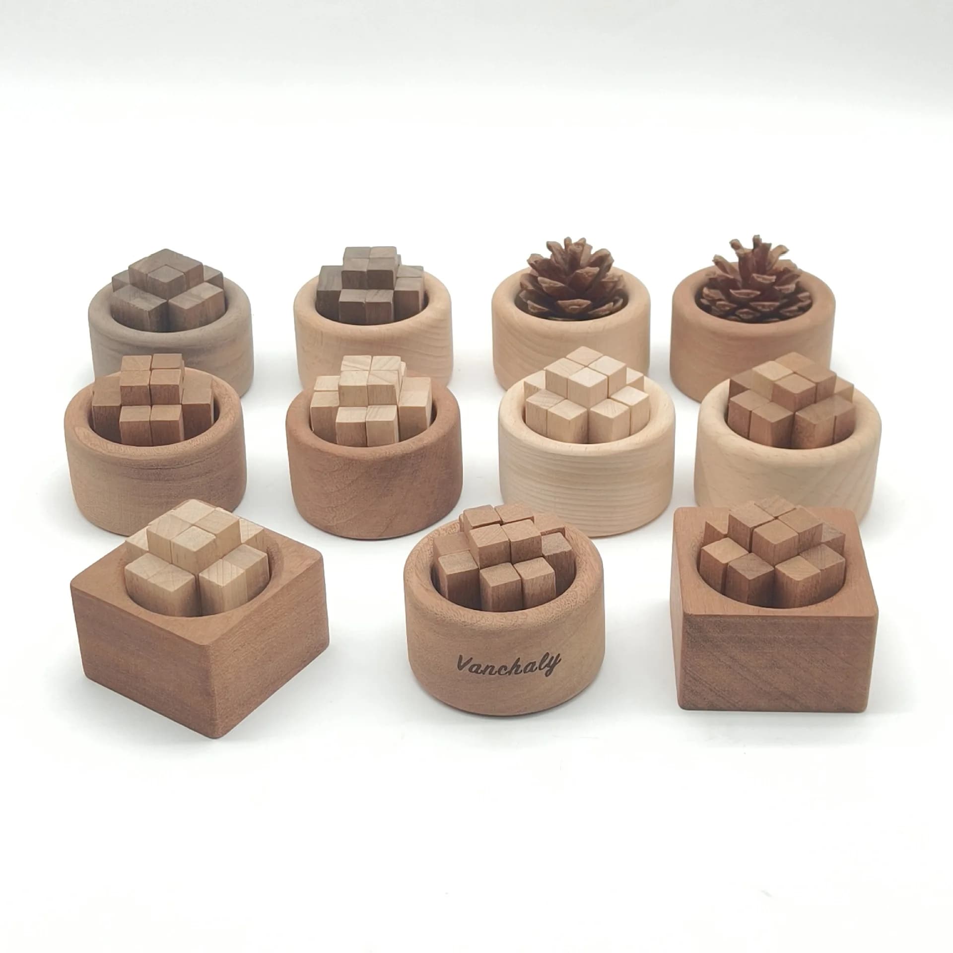 Mini Wooden Car Air Freshener Diffuser Natural Wood Essential Oil Pendant for Home & Auto Skin Care Tool