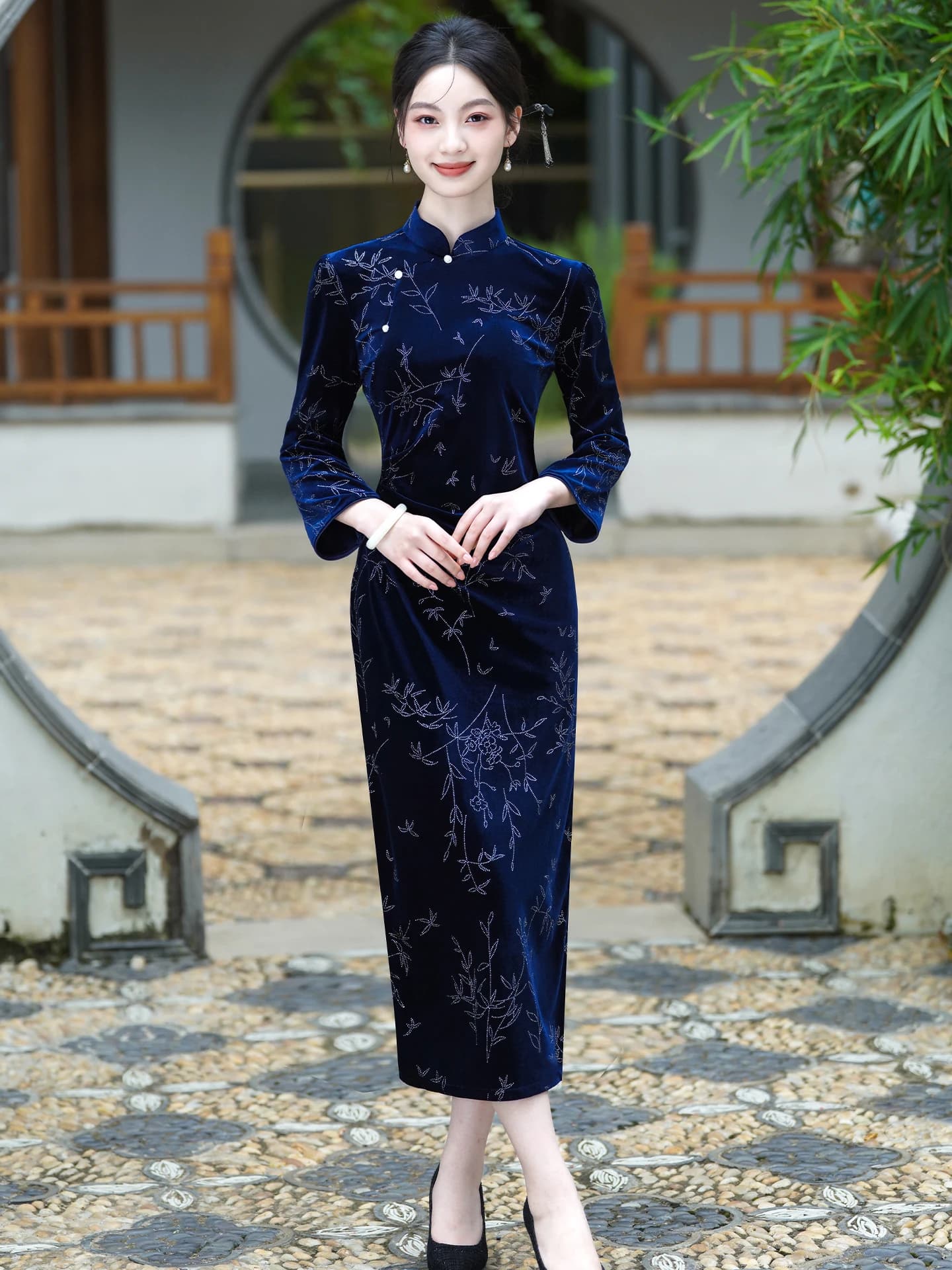 Elegante Abito Qipao Lungo in Velluto Stile Cinese, Vestito Modellante per Uso Quotidiano da Donna, Vintage con Maniche a Campana e Gonna Lunga a Sette Punti