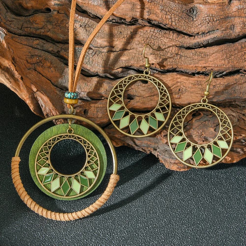 Boho New Green Round Hollow Orecchino Collana da donna fatta a mano in corda avvolgente Collane con ciondolo in legno Gioielli da festa di moda femminile