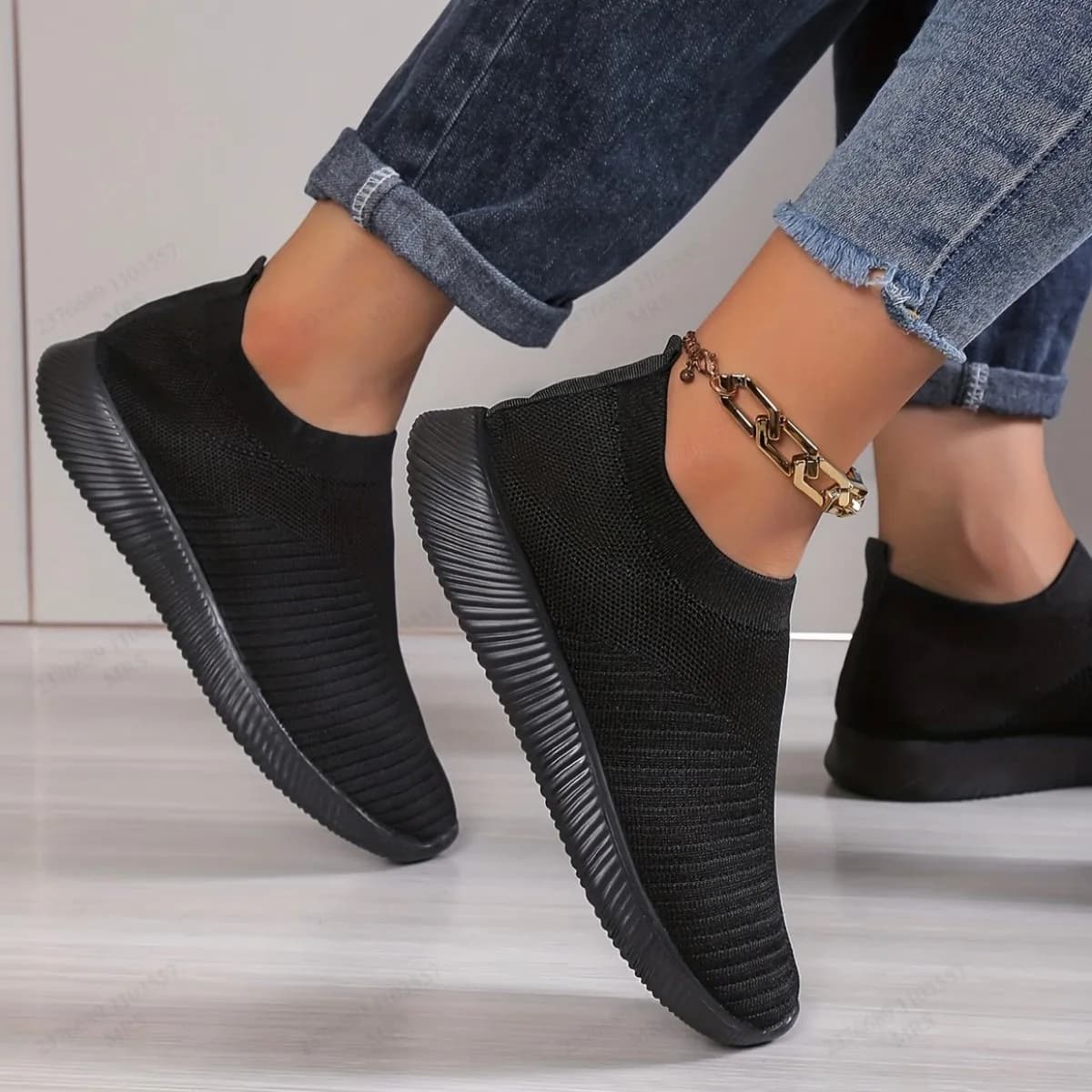 Scarpe da Donna Leggere e Traspiranti in Rete, Sneakers Slip-On Nere e Bianche per Sport, Corsa, Casual, Feste e Moda