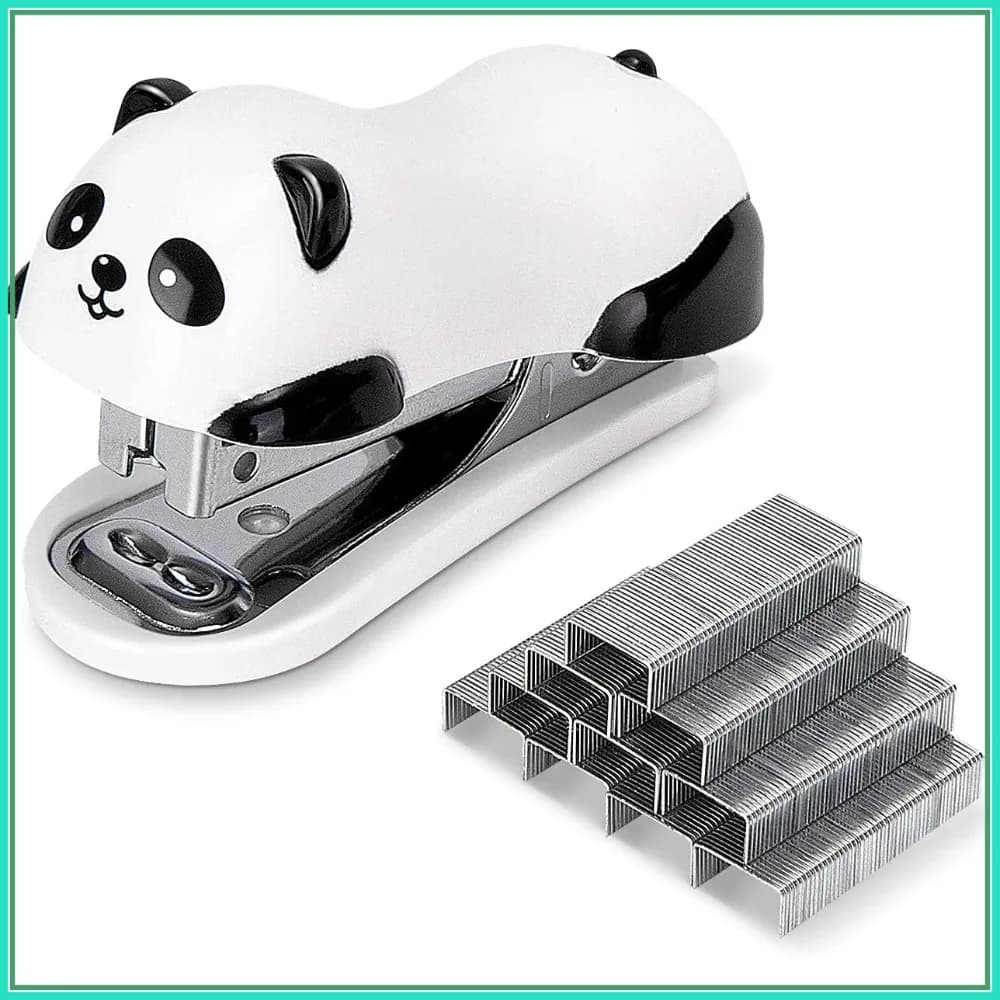 Mini Cucitrice da Scrivania a Forma di Panda, Capacità 12 Fogli, con Smagliacuciture Integrato e 1000 Graffette Incluse