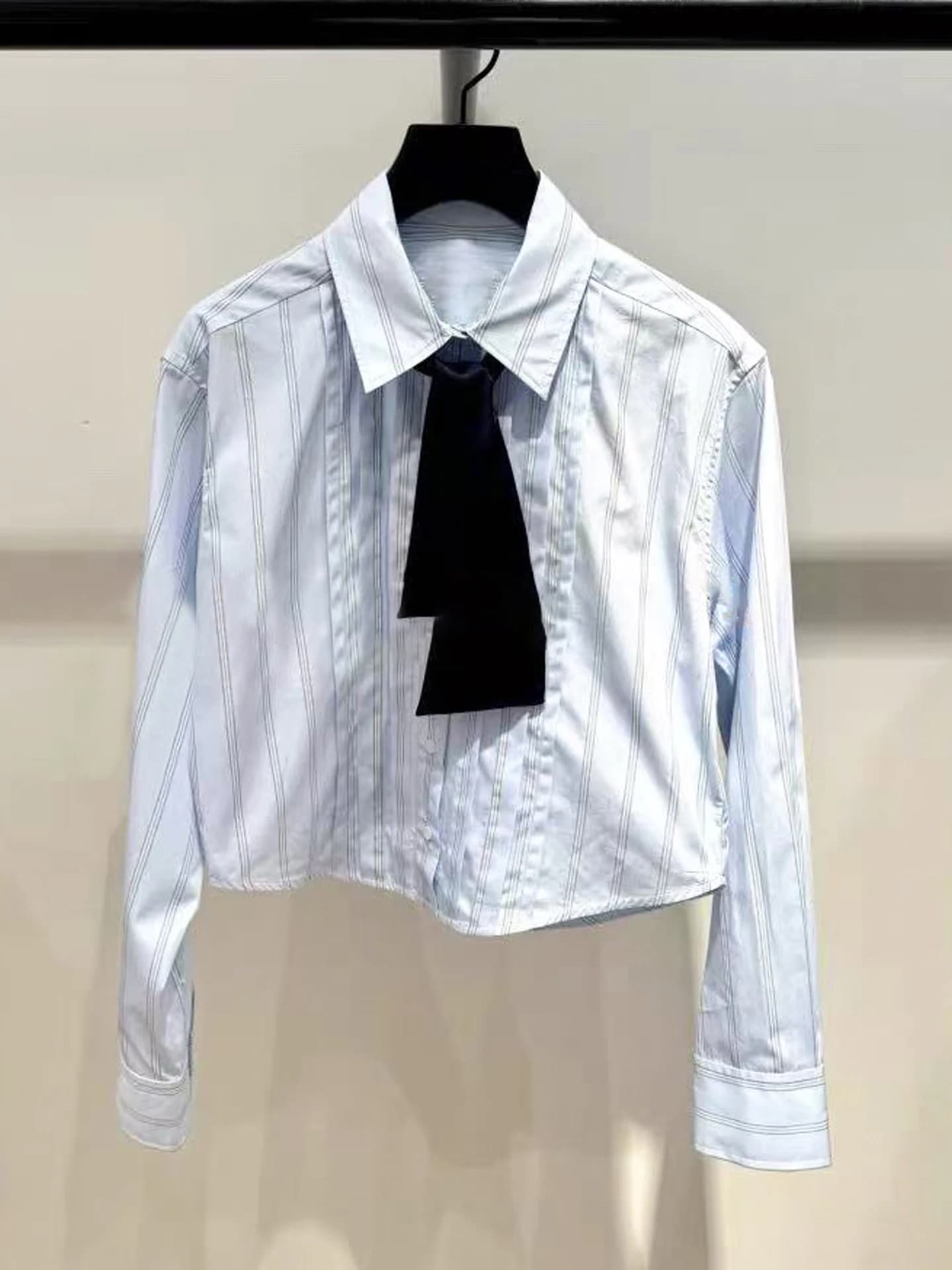 S Home Southern Oil High End Women's Shirt 2025 Autumn Anti-Aging Versatile Tie Stripe Short Length Top Commute Style Straigh...