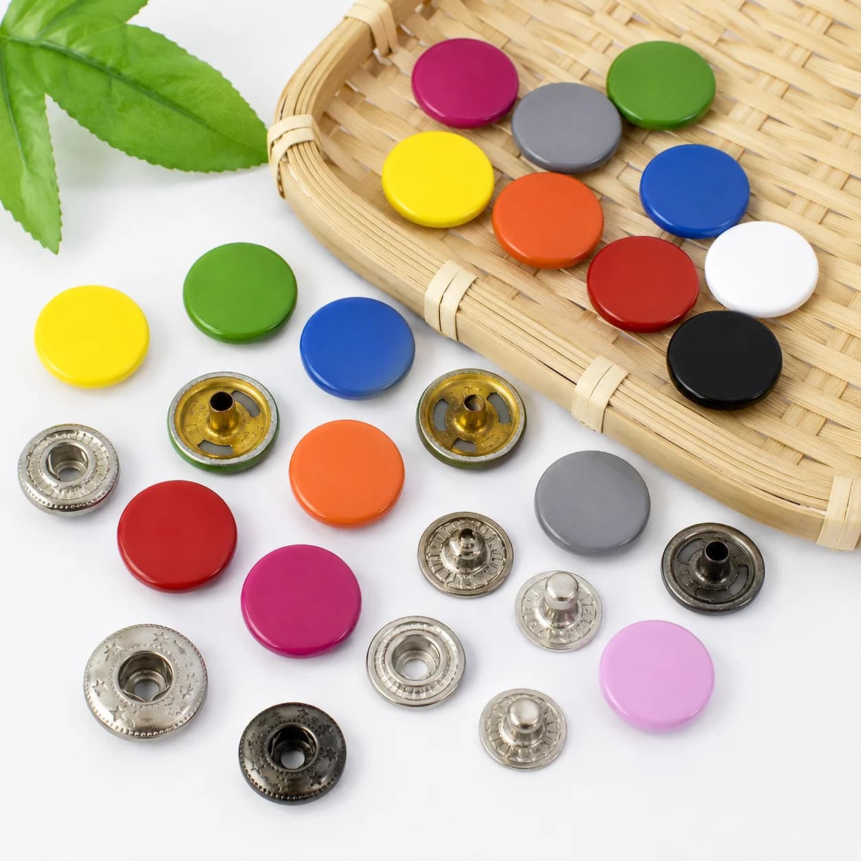 30/50 Set Bottoni a Pressione Colorati da 12-17mm per Cucito, Bottoni Rotondi in Metallo per Zaini, Chiusure a Bottone per Cappelli, Vestiti, Borse, Forniture per Fai da Te