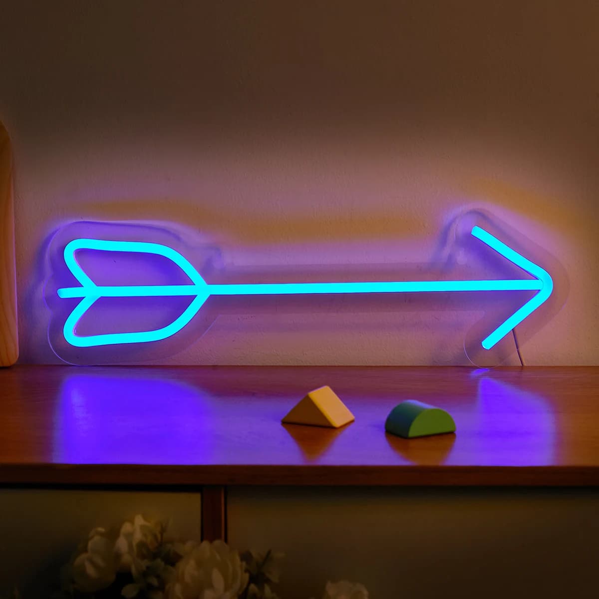Chi-buy Insegna al Neon LED Blu a Forma di Freccia, Alimentata via USB, Luce Notturna, Arte Murale 3D, Lampada Decorativa per Camera da Letto e Soggiorno