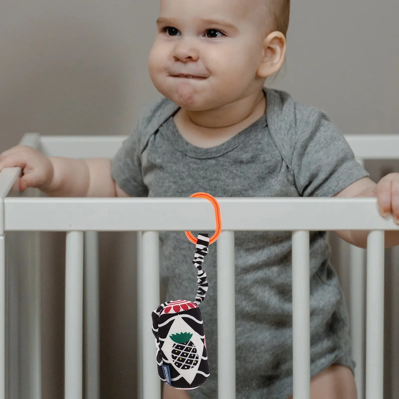 Baby Sensory Toys Crib Hanging Rattles Contrast Mobile Stroller Pendant Rings Comfort Shaker Links