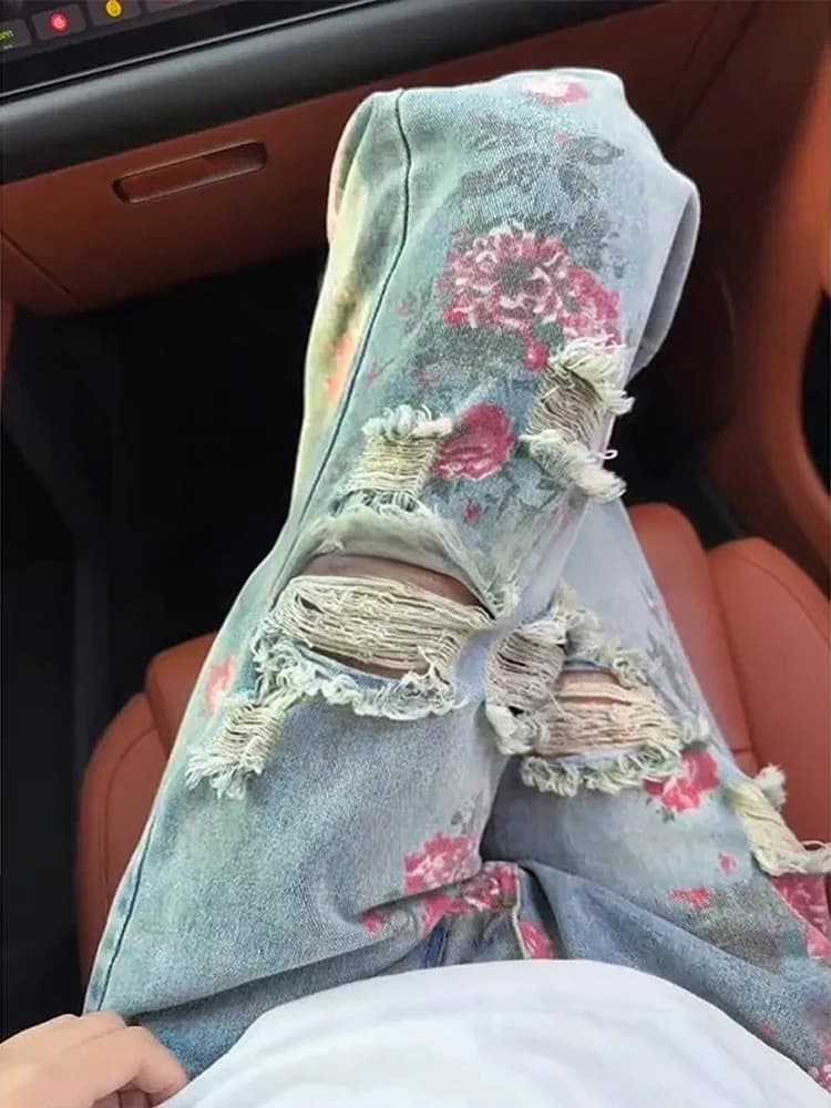 Jeans in denim con stampa rose e strappi da uomo, estivi, sottili, stile americano, pantaloni slim fit a zampa larga in cotone e poliestere