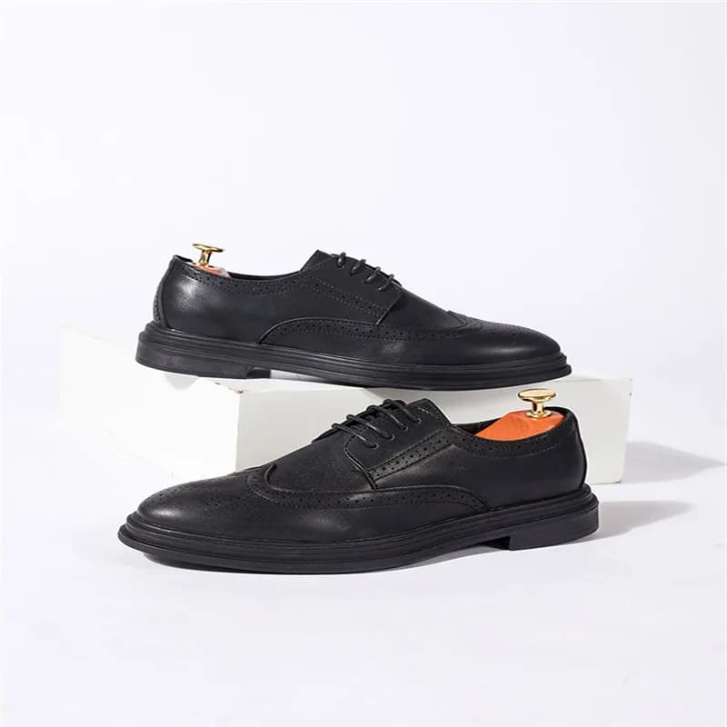 Nuove scarpe casual da lavoro britanniche Brock Carving scarpe formali in pelle a punta da discoteca per uomo di grandi dimensioni