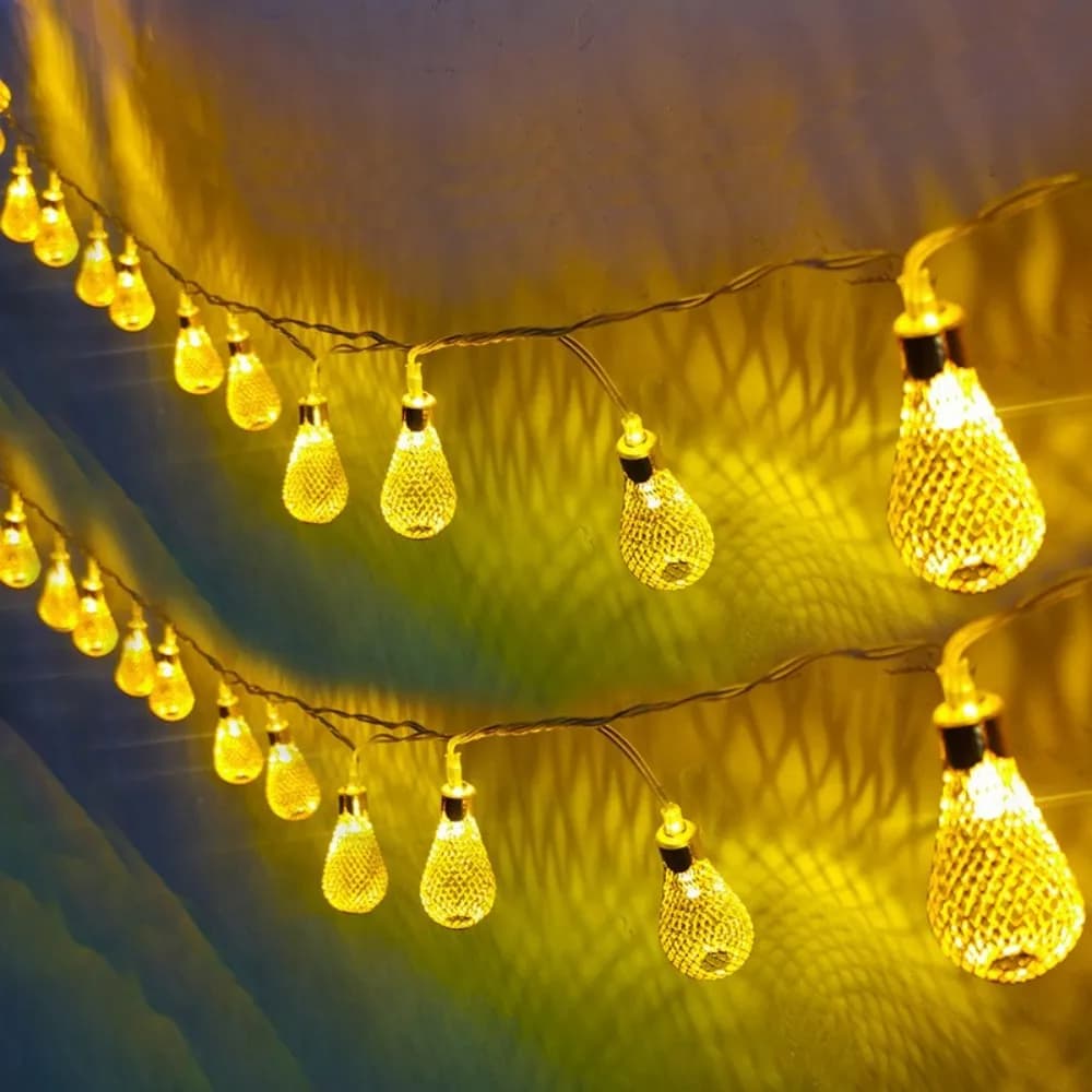 1 Pezzo di Luci a Stringa per Camera con Gocce d'Acqua Dorate in Rete Metallica, a Batteria, a Forma di Cuore, per Decorazioni di Camere da Letto, Matrimoni e Feste