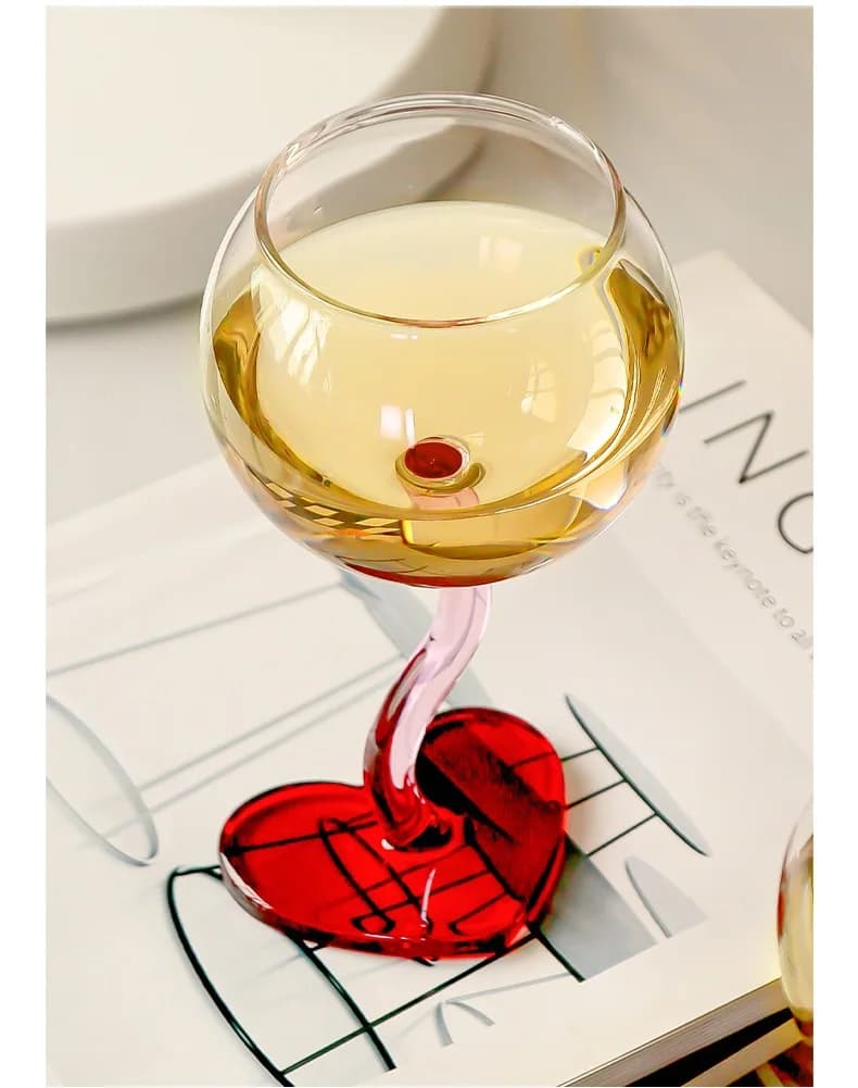 Calice in vetro a forma di cuore Tazza da vino champagne Bicchiere da vino ad alto contenuto di borosilicato Bicchiere da cocktail resistente al calore Regalo di San Valentino