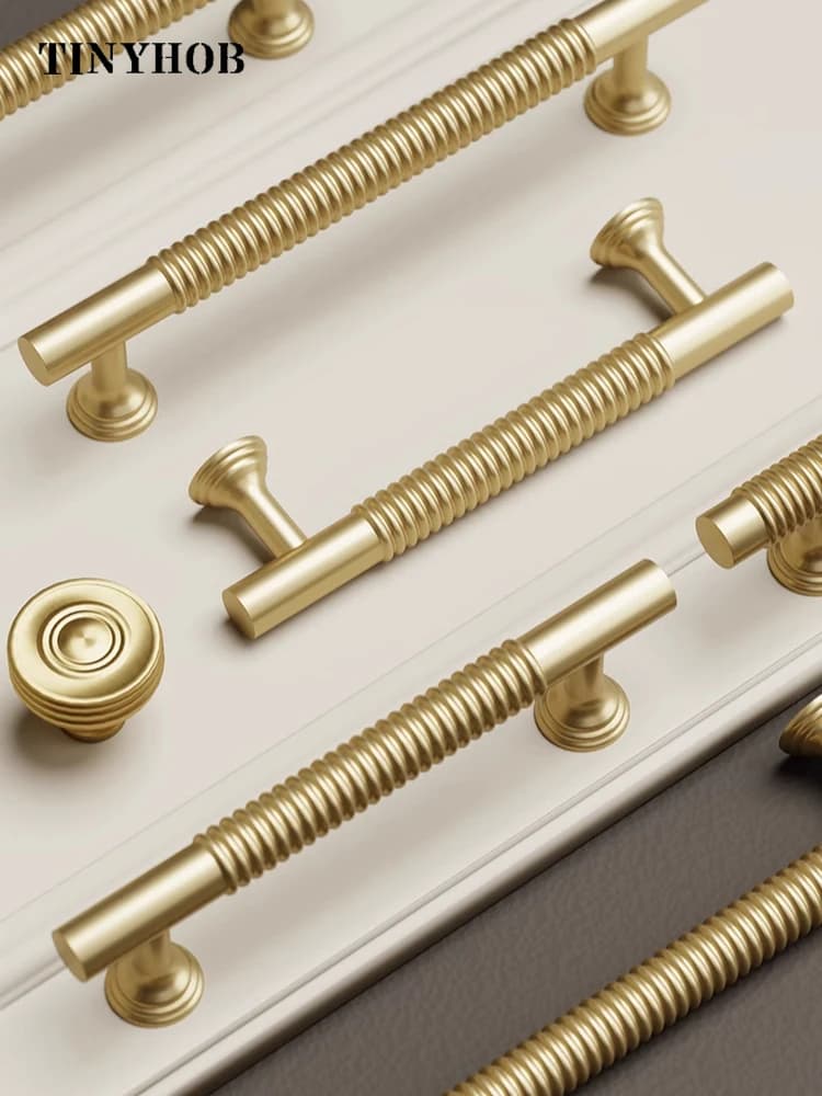 Tinyhob Nuovi modelli di linea/Maniglie in ottone massiccio per armadietti e cassetti Maniglie per guardaroba Maniglie per cassetti con barra a T per armadietti da cucina