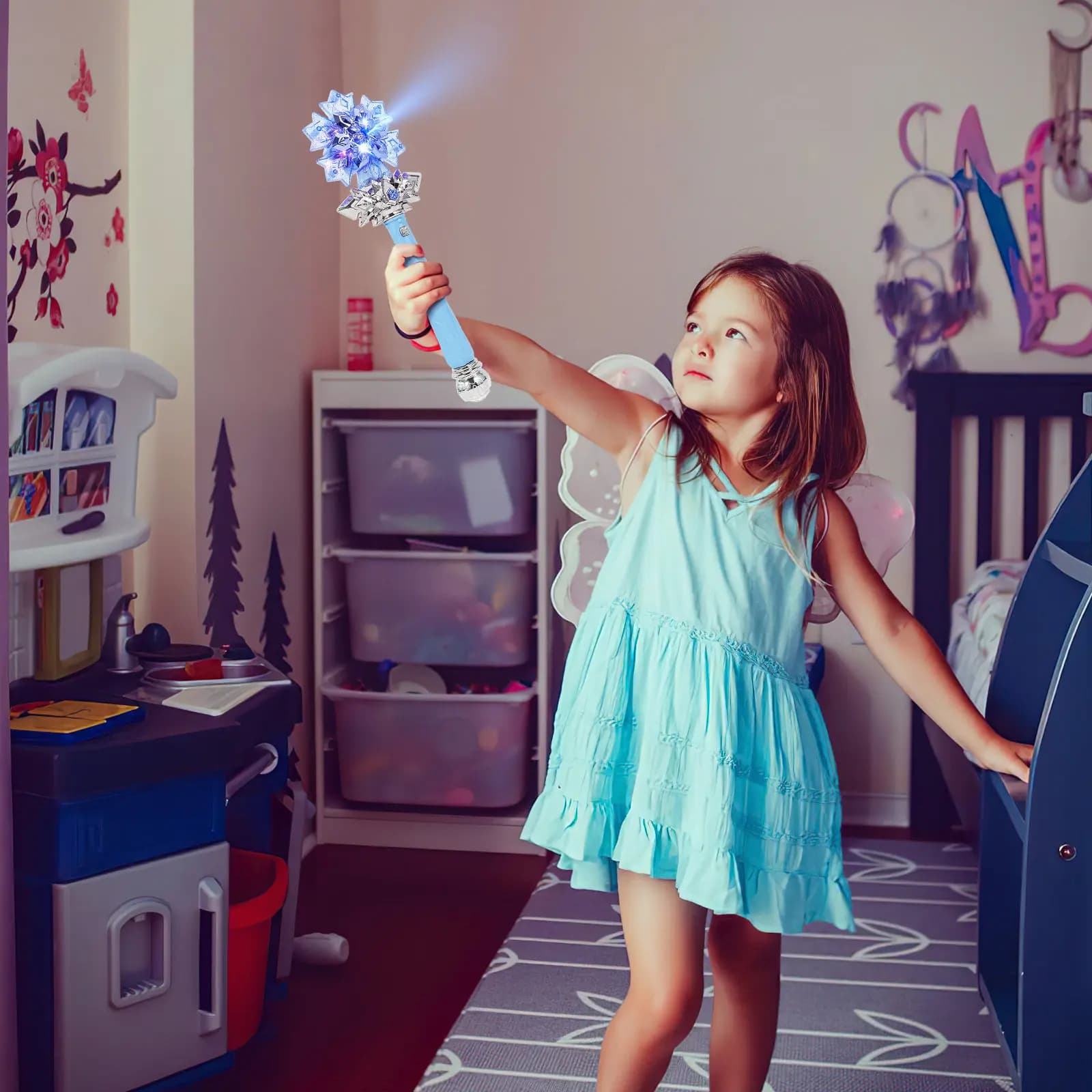 Bacchetta Luminosa per Bambini con Funzione Musicale e Spray, Accessorio Luminoso per Travestimenti da Fata, Bacchetta Sensoriale per Feste e Cosplay