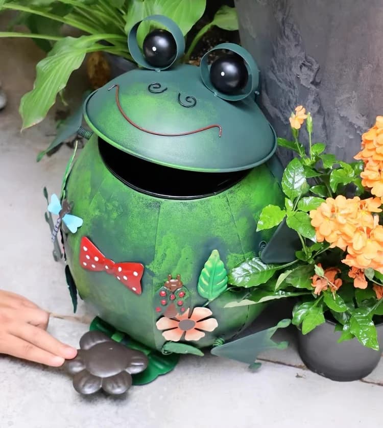 Cestino in Ferro Battuto per Esterni, Decorazione da Giardino e Balcone a Forma di Rana Cartoon
