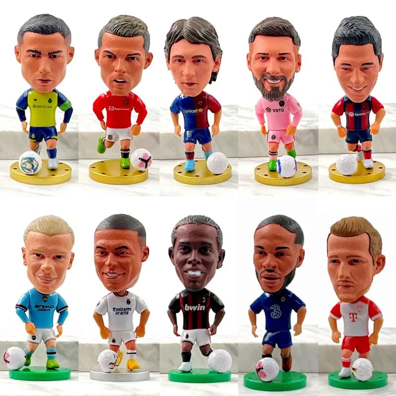 Collezione di modellini di stelle del calcio, ornamenti, bambole di Messi e C. Ronaldo, modellino di pallone da calcio della Coppa del Mondo, regalo di compleanno.