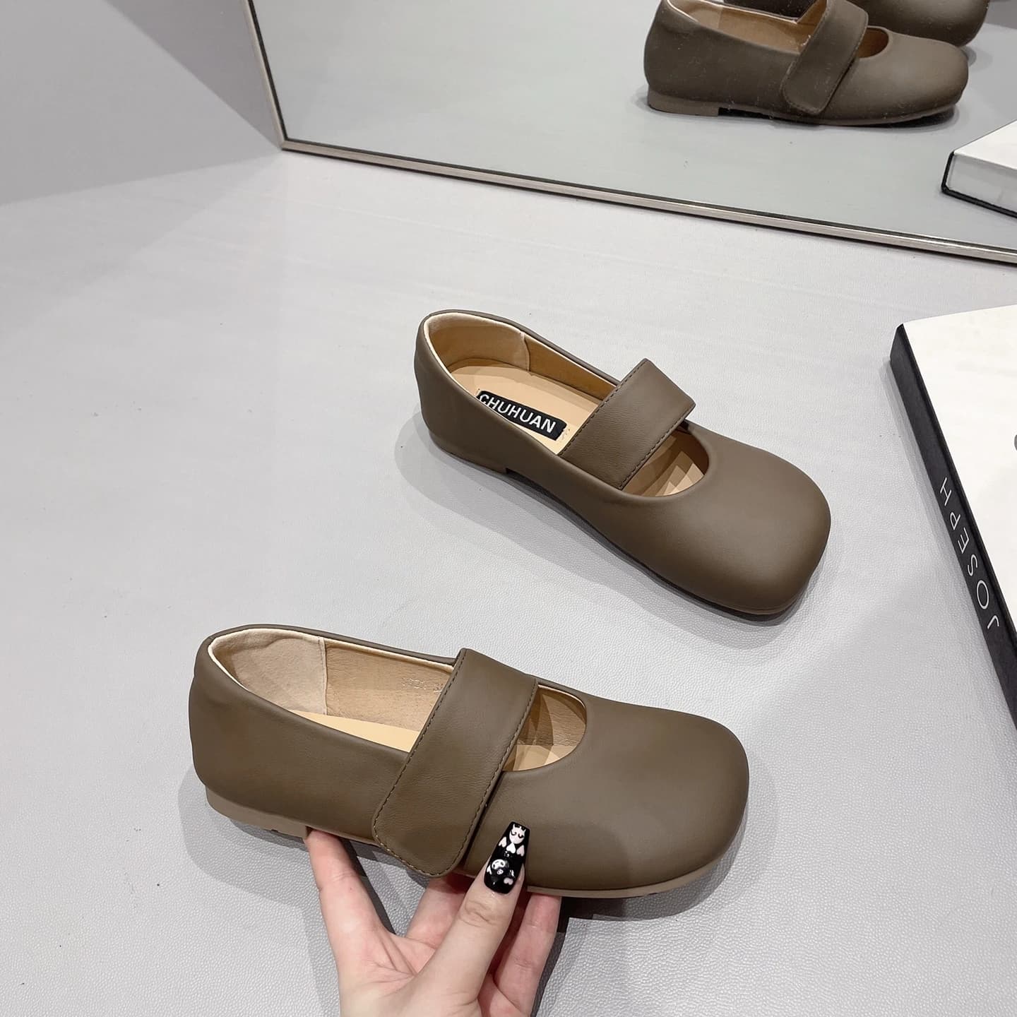 Square-Toe Mary Jane Flat Shoes with Velcro Straps for Women, Large Size Women's Shoes