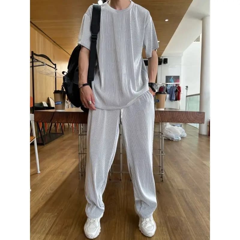 Completo da Uomo Estivo 2026: Set Casual Sottile e Morbido in Seta Ghiaccio con Top a Maniche Corte Elastico + Pantaloni - Completo Due Pezzi Casual da Uomo