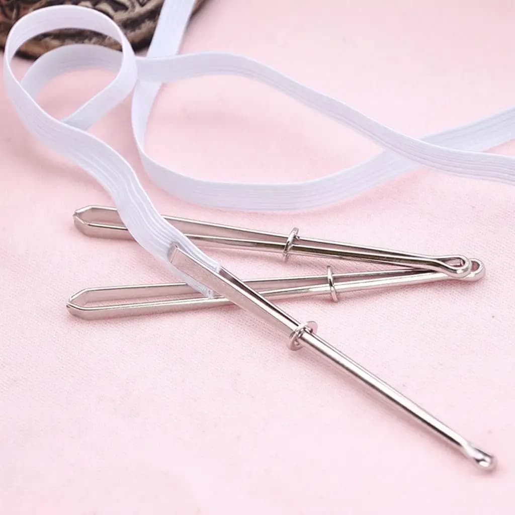 1 PCS Lot Stainless Steel Garment Clips Durable DIY Sewing Tools Elastic Band Tape Punch Cross Stitch Threader Wear Resistant Elastic Clamp For Sewing Craft stitch sewing machine sewing kit embroidery hoop sewing accessories sewing sewing tools