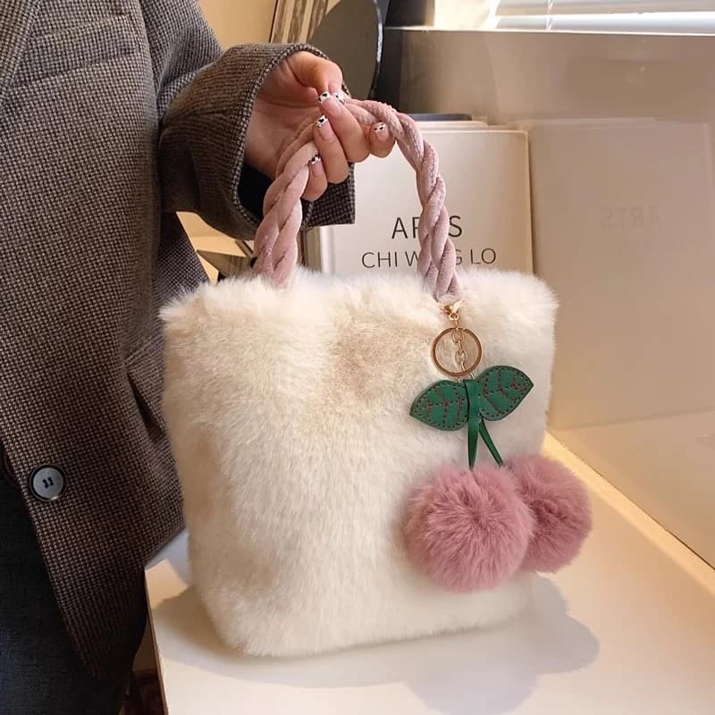 Borse a tracolla in pelliccia sintetica per donna Borse piccole e borsetta in peluche con pompon Borsa a tracolla con cordoncino soffice ciliegia Pochette da ragazza