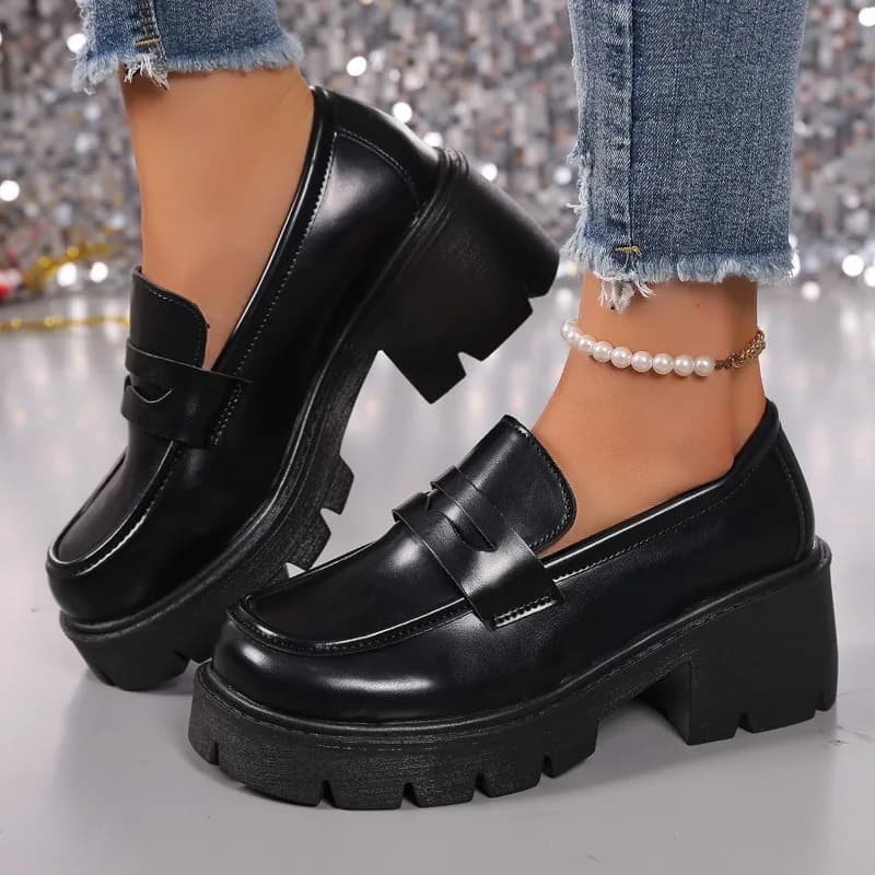 Piattaforma alla moda e versatile da donna in vera pelle di mucca punta tonda 2025 nuove scarpe casual da donna con suola spessa slip on fatte a mano