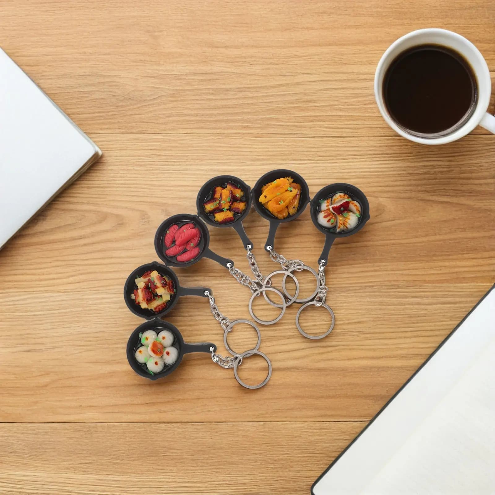 6 Pieces Keychain Mini Padella, Fun & Carin Theme Pendant Food for Bags, Bags Tote, Car Keys, Party Gadgets, Realistics