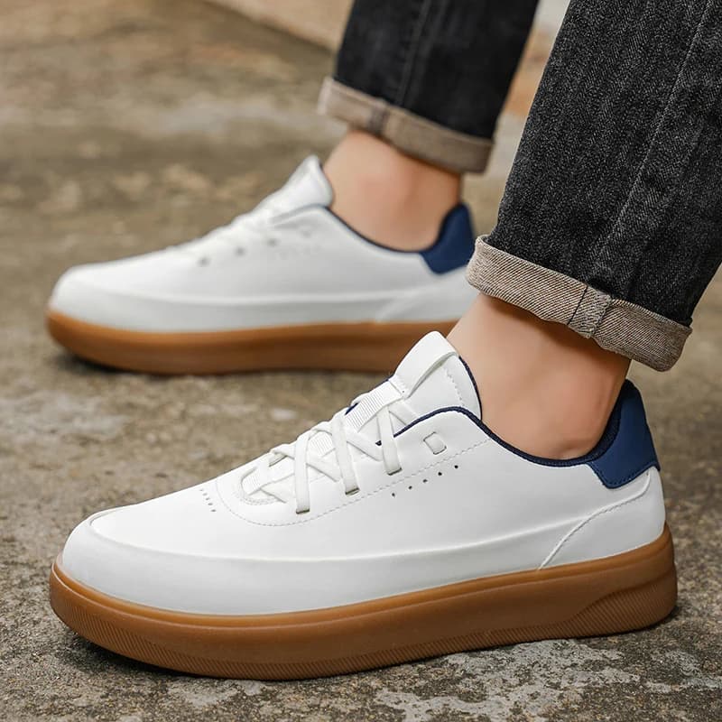 Scarpe in Pelle da Uomo Primavera Autunno 2026, Nuove Sneakers Casual di Design alla Moda, Suola Leggera e Morbida, Scarpe Sportive Bianche da Uomo