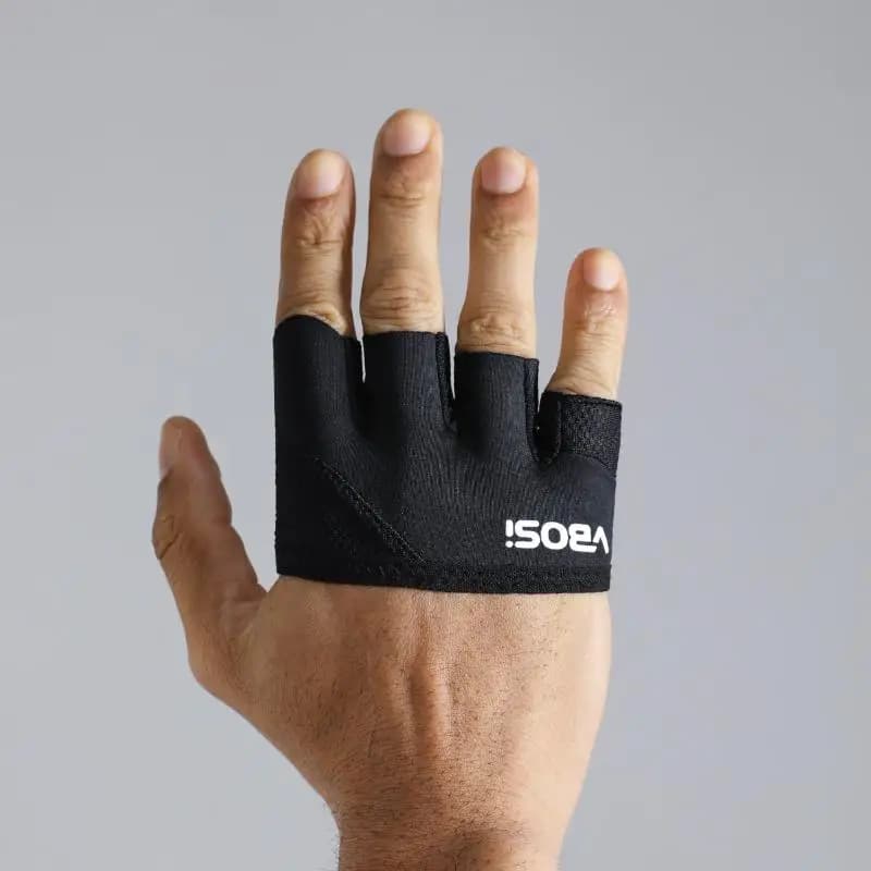 1 Set of Unisex Four-Finger Workout Gloves – Lightweight and Non-Slip for all your Fitness, Weightlifting & Training Needs.